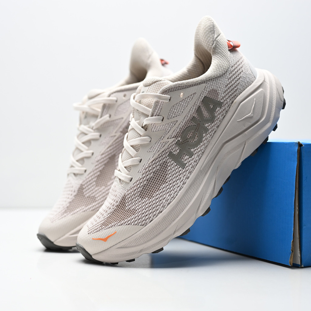 HOKA ONE ONE Challenger 8 รองเท้าวิ่งผู้หญิงs น้ําหนักเบาเบาะสบายรองเท้าผ้าใบเดิน