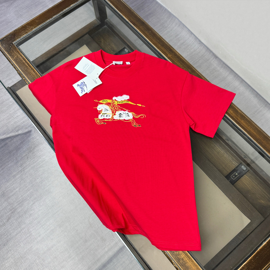 2026Bur tee/Bbr เสื้อยืดผู้ชายผู้หญิงเสื้อยืดพิมพ์เสื้อยืดรอบคอธุรกิจแขนสั้นลําลองด้านบน IZRK