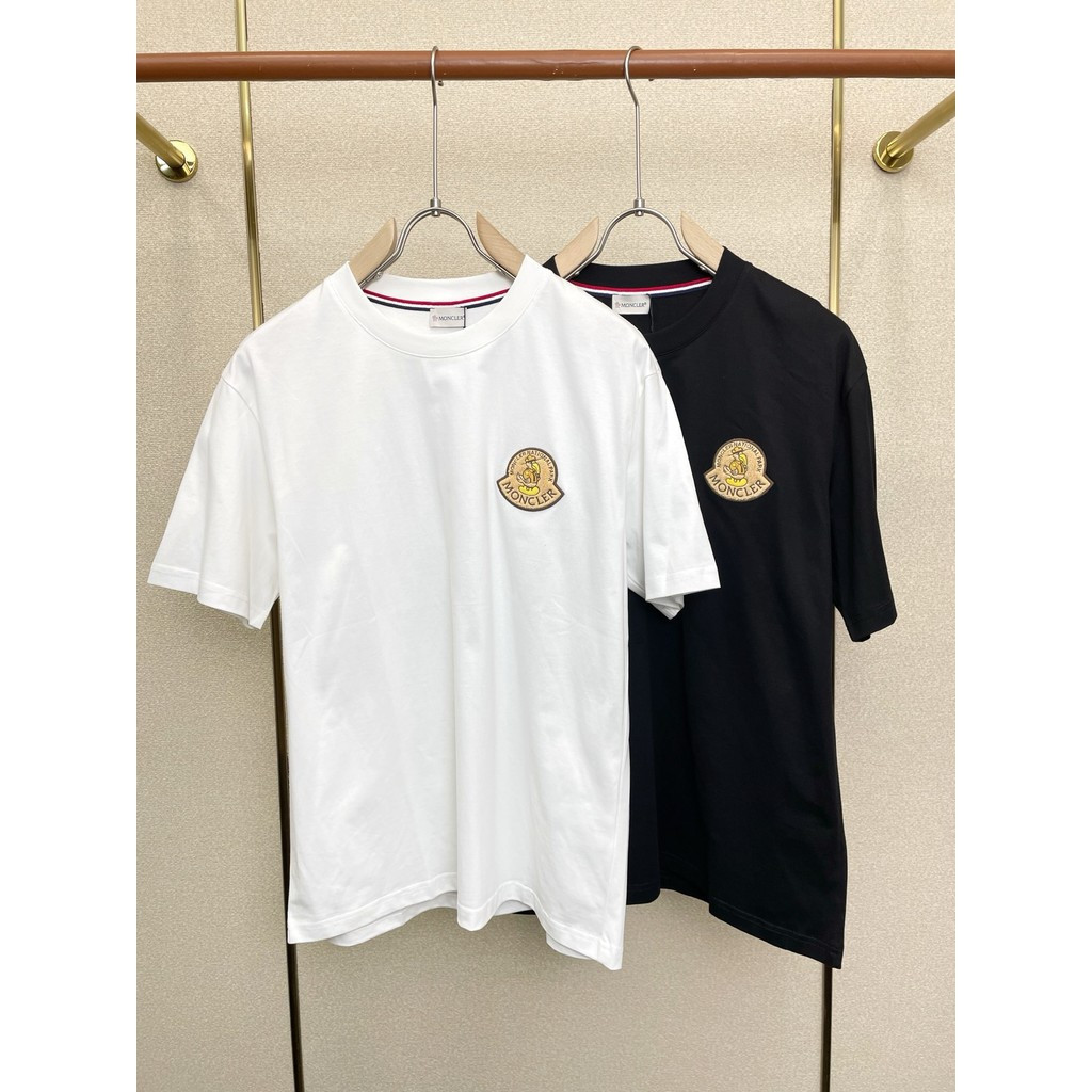 Moncler/Mengkou 2026 เสื้อยืดแขนสั้นคอกลมสไตล์คู่ผู้ชายรอบคอSlim-FitหลวมรอบคอAll-Match 2025 ฤดูใบไม้