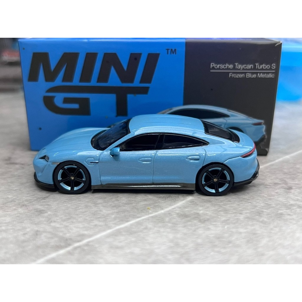 พร้อมสต็อกจัดส่งทันที MINIGT Alloy 1: 64 Porsche TAYCAN TURBO S Pearl Blue การจับคู่สีแกะบรรจุภัณฑ์ 