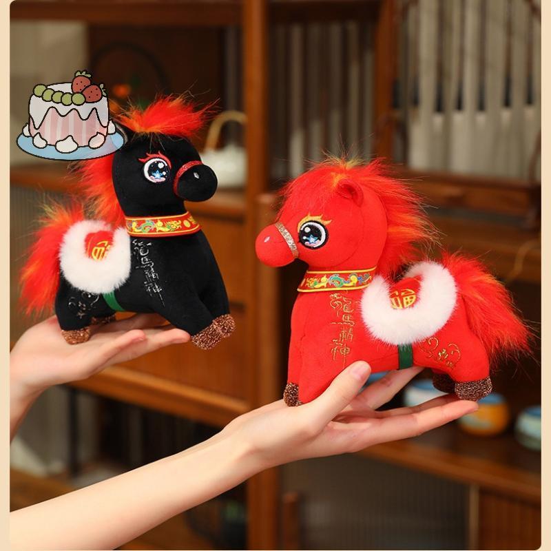[Sep] 1 ชิ้น 17/22/26 เซนติเมตรสีแดงสีดําคลาสสิก Lucky Pony ตุ๊กตาตกแต่ง 2026 ปีใหม่ Mascot ม้าของเล