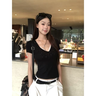 B&R พร้อมส่ง เสื้อยืดคอวีลูกไม้ประดับเพชรสว่างแขนสั้นสไตล์เกาหลี ทรงเข้ารูปผู้หญิง สีเขียวน้ำตาลสีดำ