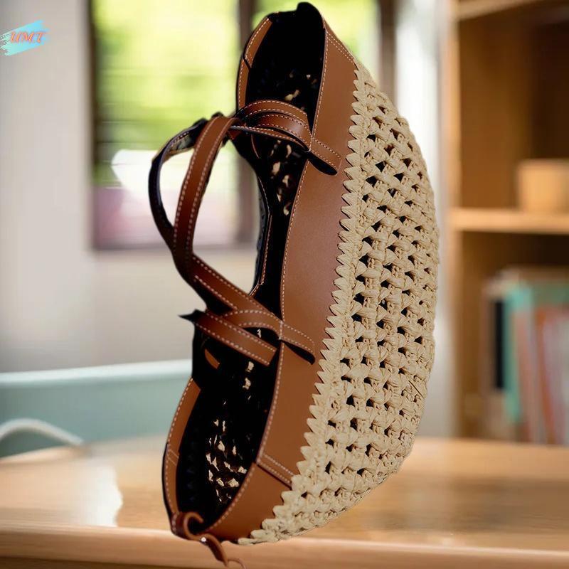 UM.T Retro Artistic Fashion Versatile Casual Tote Bag กระเป๋าถือไหล่เดี่ยวความจุขนาดใหญ่หญ้าทอกระเป๋