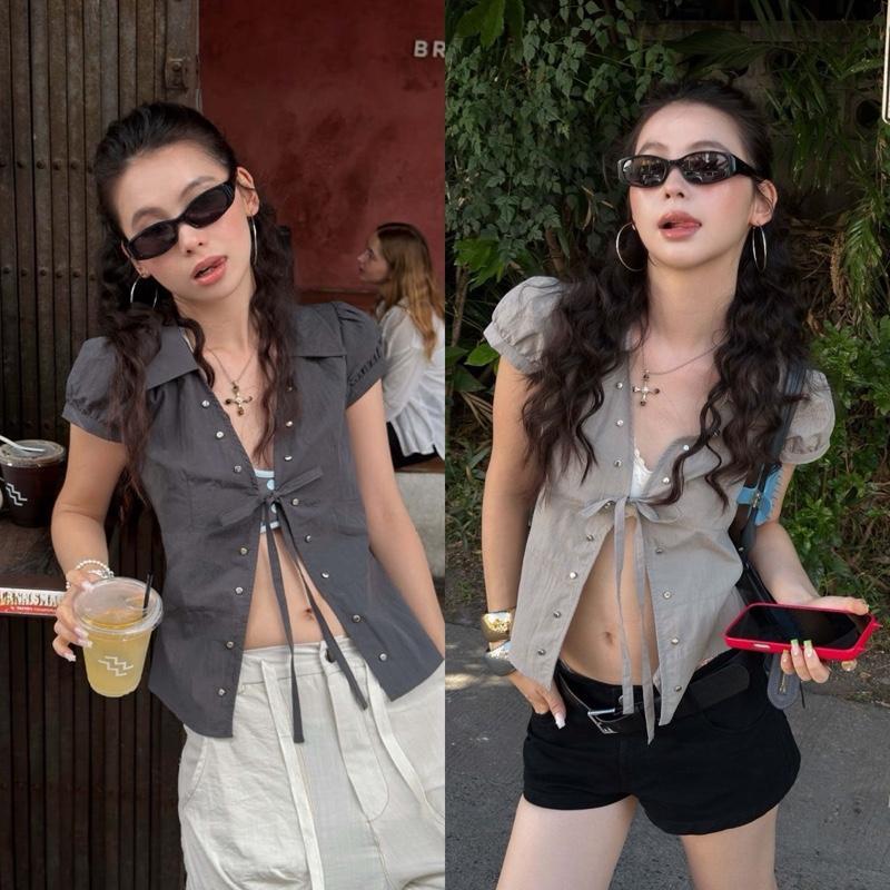 BY0620 เสื้อคอปกผูกโบว์ ผ้าโพลีเนื้อหนา แต่งหมุด benly co