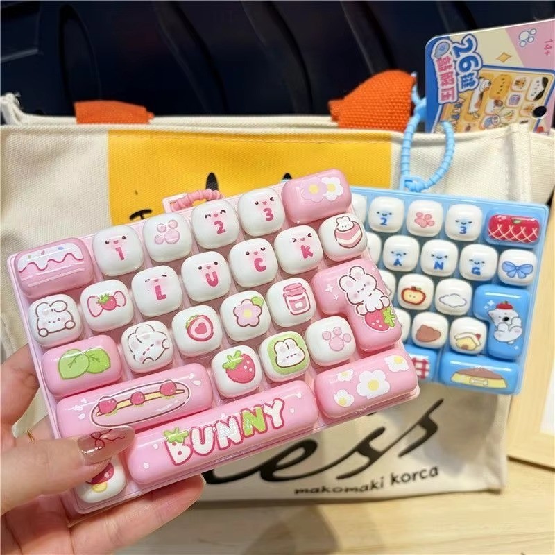 26 ตารางคีย์บอร์ด Keycap Clicker Anti-stress Key Cap พวงกุญแจกระเป๋าจี้การ์ตูน Fidget คีย์บอร์ดพวงกุญแจ Charms ของขวัญ