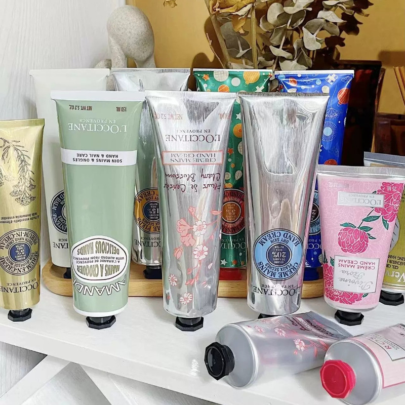 ส่งภายใน 24 ชม.☘️ L'Occitane Hand Cream 30ml Moisturizing Cherry Blossom Shea Rose ของที่ระลึก