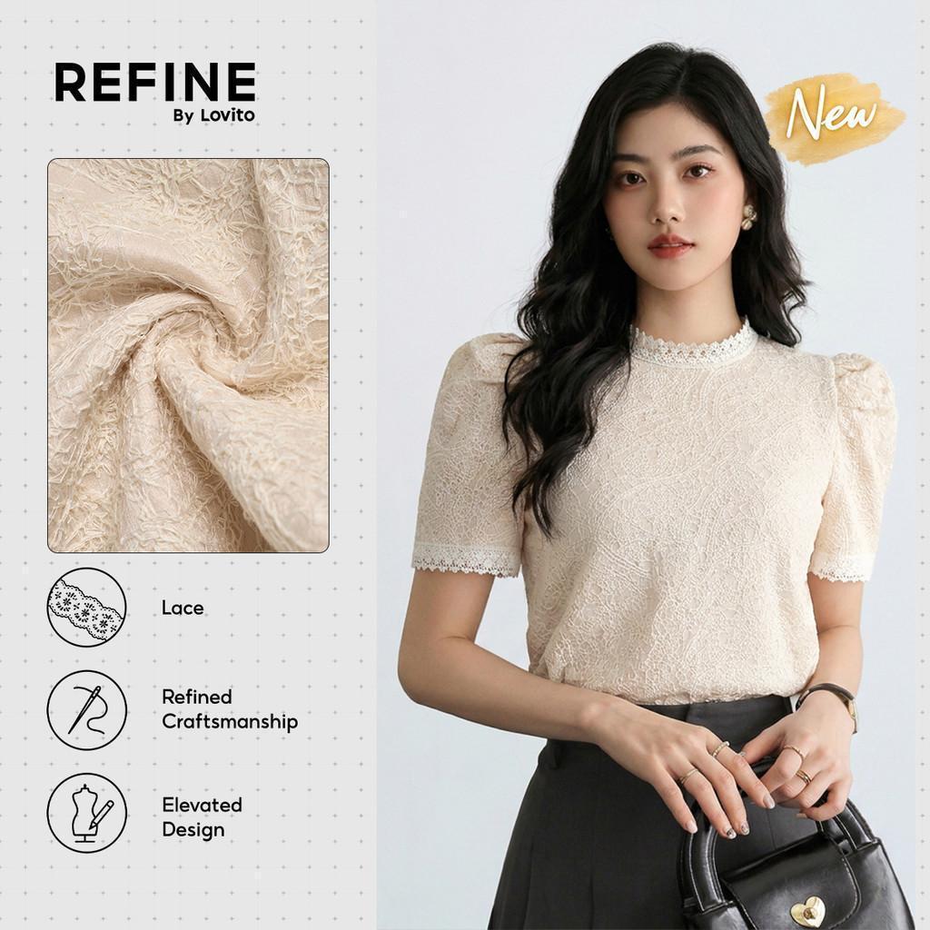 (New Arrival) (Refine by Lovito) เสื้อเบลาส์ผู้หญิงสีแอปริคอต คอกลม แขนสั้น แต่งระบายลูกไม้ จีบ สำหร