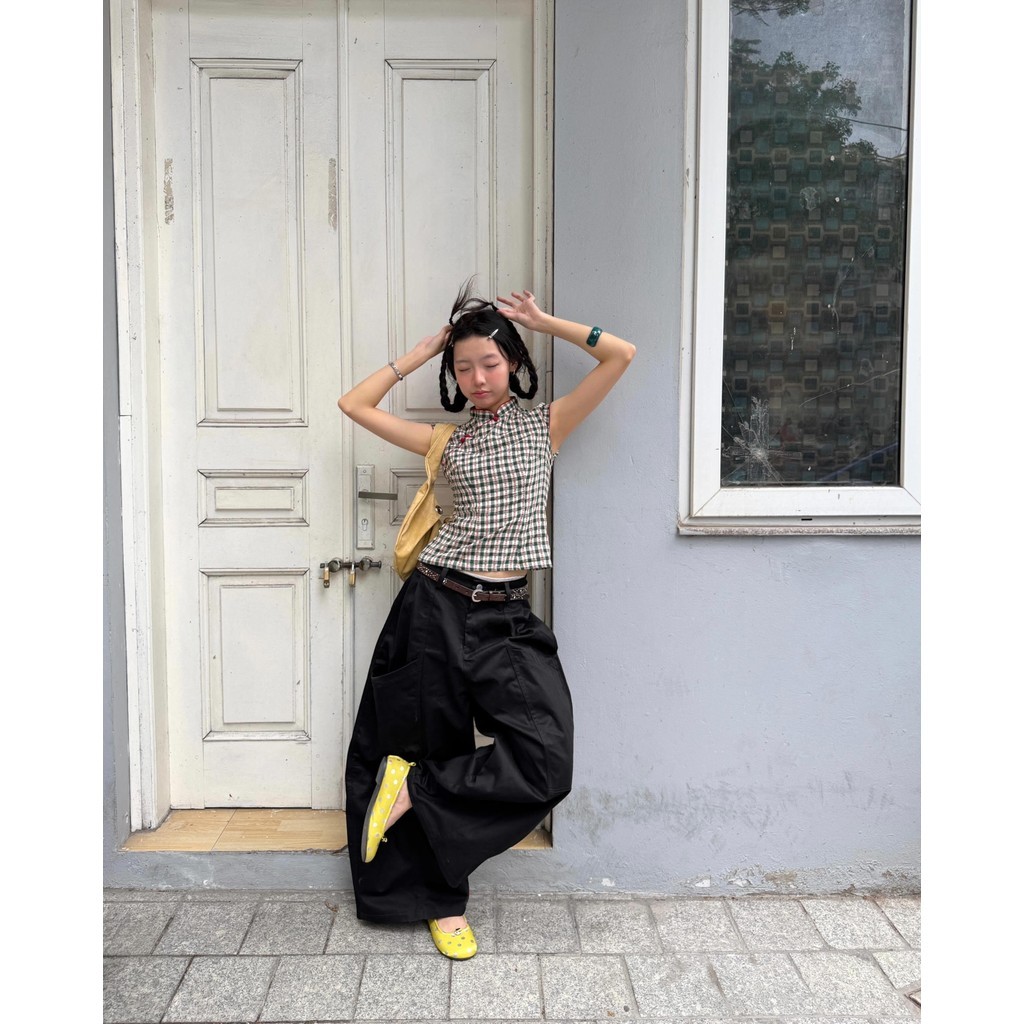 TUYEN BLACK CARGO KHAKI PANTS (สีดํา)