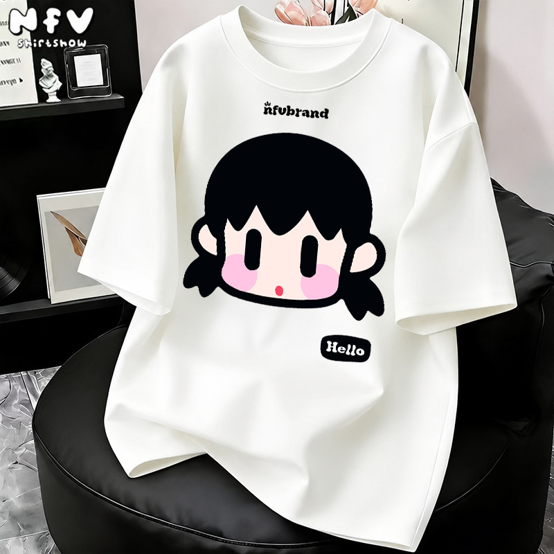 【จัดส่งตลอด 24 ชั่วโมง】NFV เด็กผู้หญิงการ์ตูนผมเปีย เสื้อยืด ทรงหลวม ดีไซน์คลาสสิค อ่อนนุ่ม ระบายอากาศ YG1363