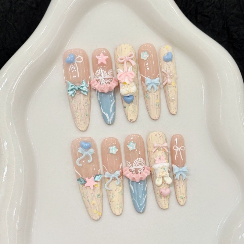 10 ชิ้นหวานน่ารักการ์ตูน Handmade กดบนเล็บ 3D หมีกระต่ายหัวใจโบว์ลูกไม้เล็บปลอมฝรั่งเศสที่ถอดออกได้นํากลับมาใช้ใหม่ได้