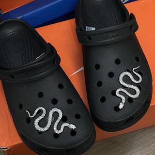 รูรองเท้าทําเองรองเท้าดอกไม้ตกแต่งโลหะเงินงูขนาดเล็กรองเท้าห…