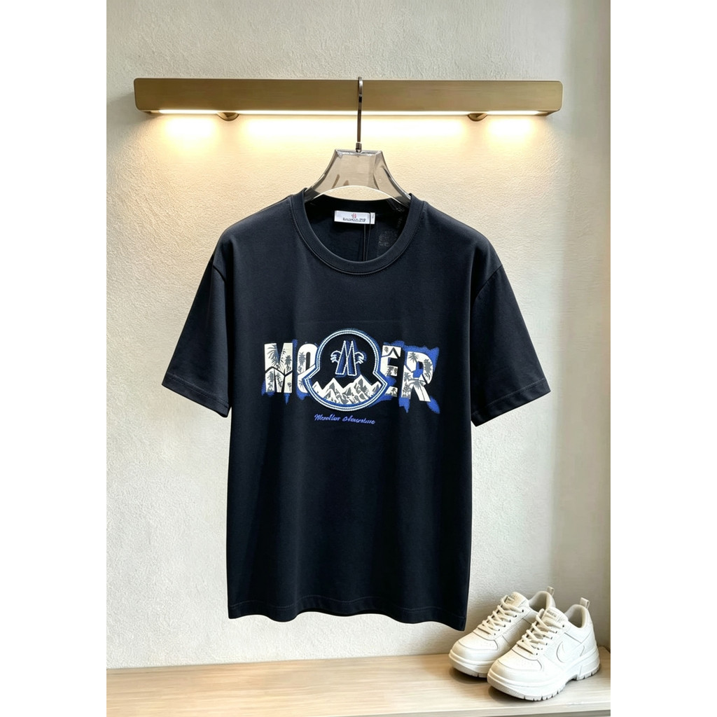 Moncler เสื้อยืด/Moncler tee เสื้อยืดพิมพ์ลายดอกไม้สําหรับผู้ชายและผู้หญิงเสื้อยืดคอกลมกีฬาหรูหราย้อ