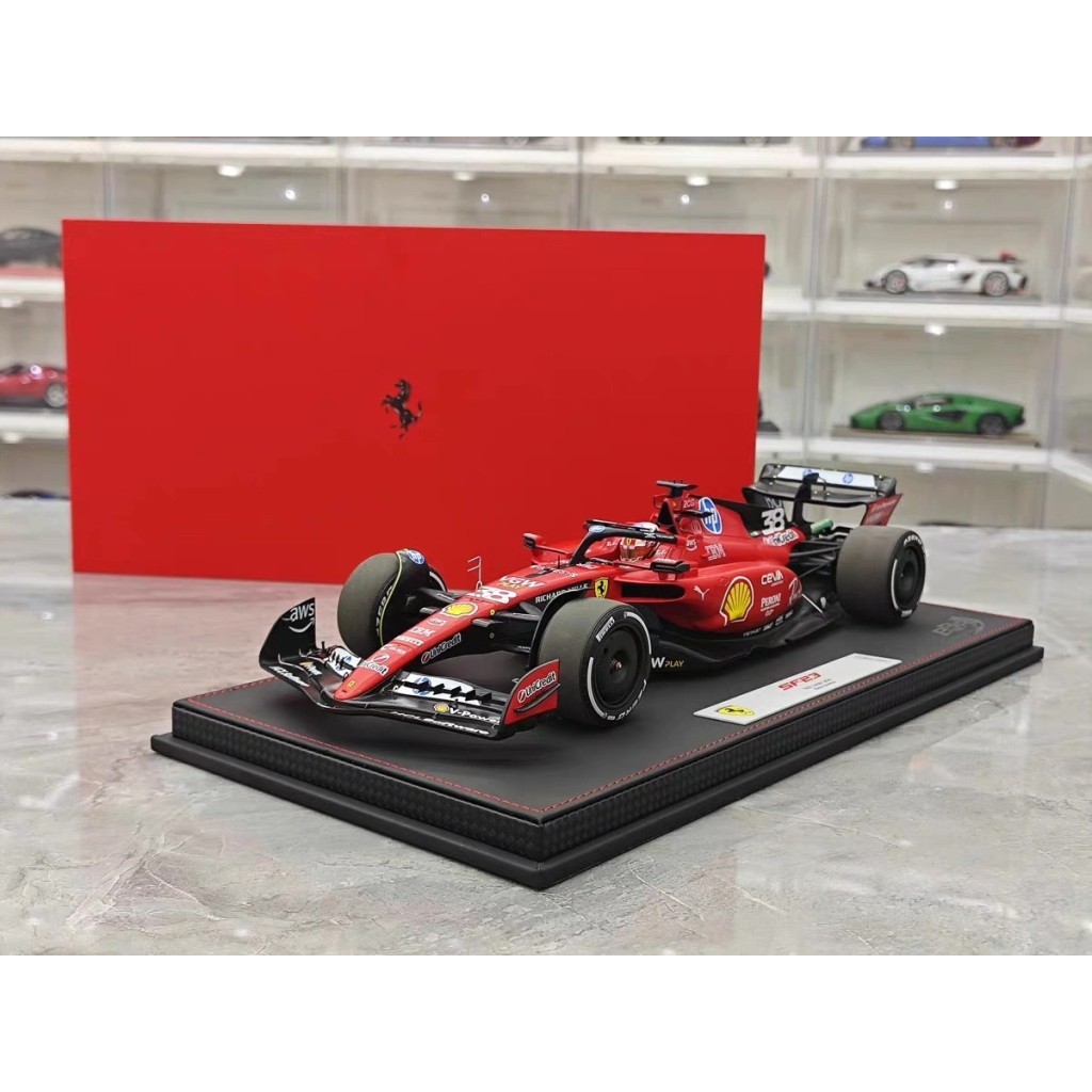 [คลังสินค้าพร้อม] BBR Ferrari SF23 Fiono Zhou Guanyu Show F1 1: 18 รุ่นกล่องของขวัญฐานอิตาลี