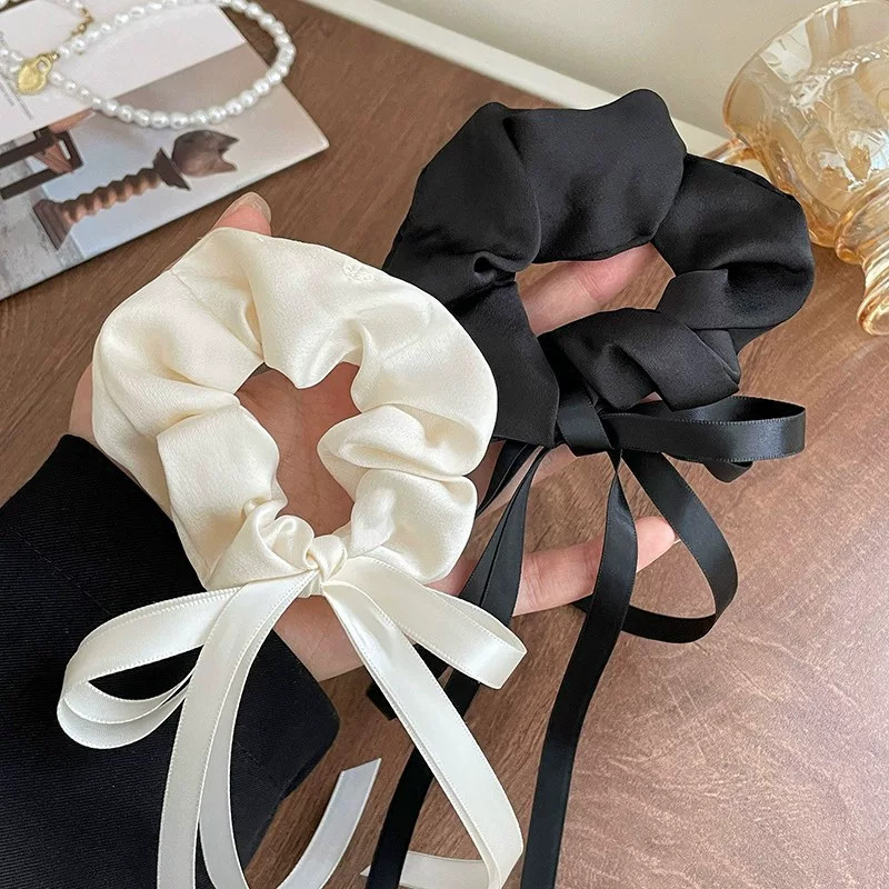 Y-T🧸 ยางรัดผมแฟชั่นกำมะหยี่ สีทึบขาว/ดำ สไตล์เกาหลี พร้อมส่งในไทย COD FS011