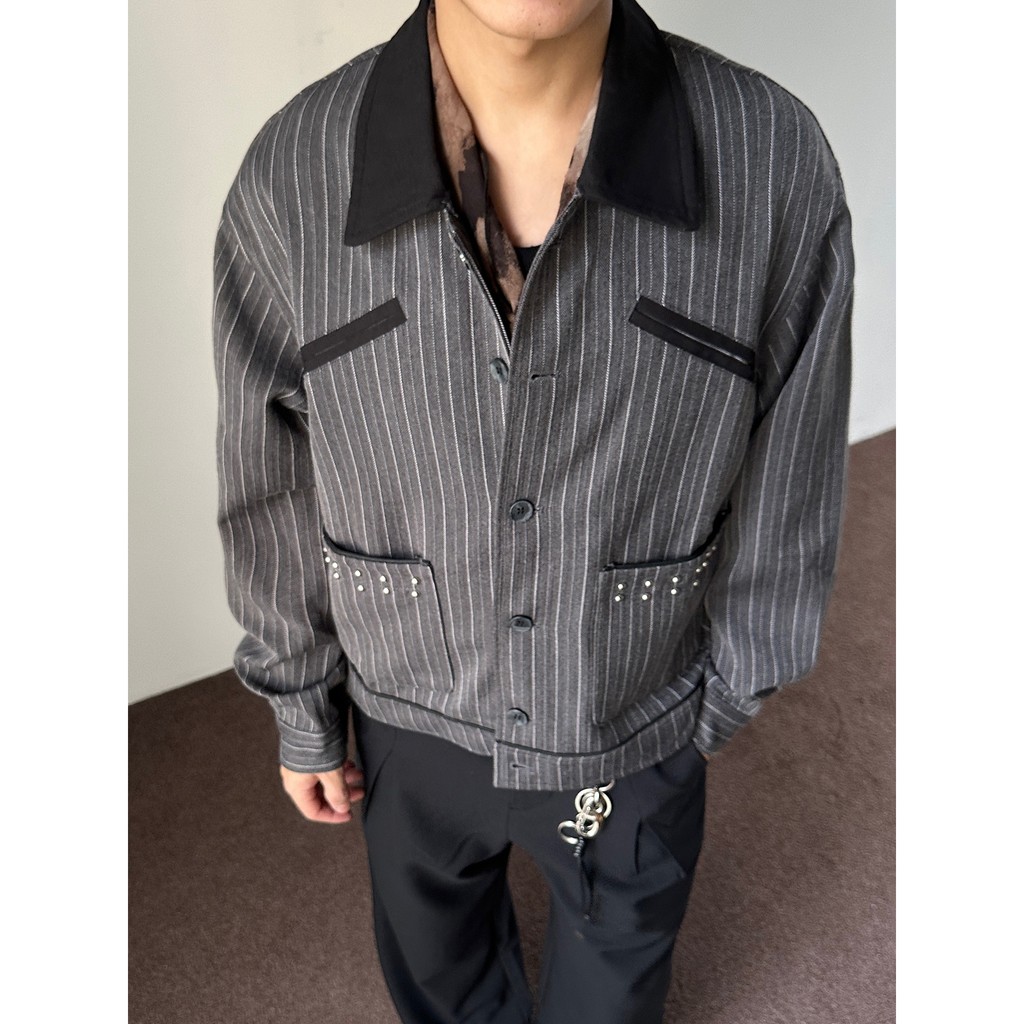 Retro Old Money Style Lapel Rivets เสื้อแจ็คเก็ตลายสั้นผู้ชายหล่อเสื้อลําลอง