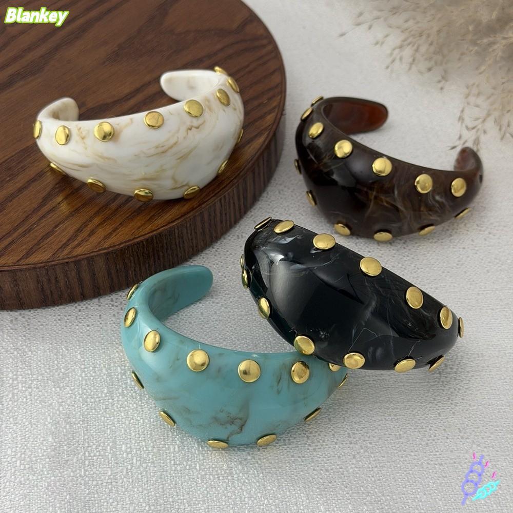 BLANKEFX สร้อยข้อมือข้อมือกว้าง, สร้อยข้อมือเรซิน Marbling ไม่สม่ําเสมอ, เรขาคณิตโอ้อวด Rivet Chunky กําไลของขวัญ