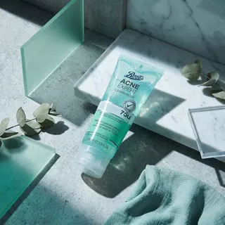 Boots Acne Expert Cleansing Gel บู๊ทส์ แอคเน่ เอ็กซ์เพิร์ท คลีนซิ่ง เจล 100 มล.