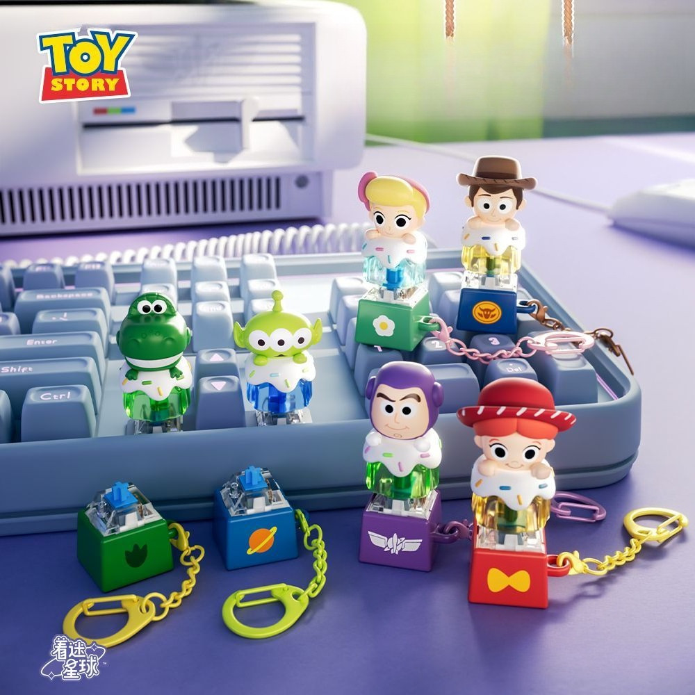 Toy Story จี้บรรเทาความเครียด Three Eyed Baby Buzz Lightyear พวงกุญแจเรืองแสงน่ารัก