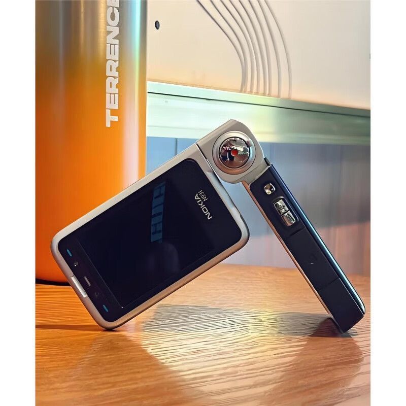 NOKIA (NOKIA) N93i โทรศัพท์มือถือคลาสสิกพลิกกล้องหมุน King สํารองปลั๊กโทรศัพท์มือถือ Class G