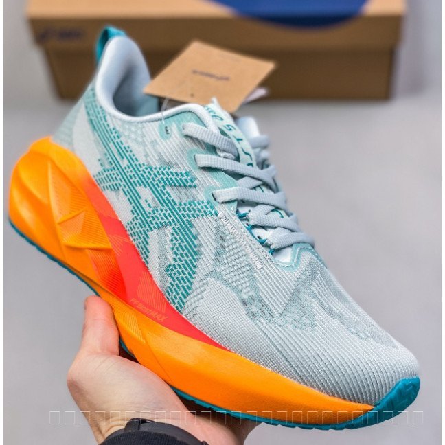TYYJC Asics NOVABLAST 5 รองเท้า Asics รองเท้าน้ําหนักเบาและสบาย Unisex รองเท้าผ้าใบ Asics UOHE YN6O 