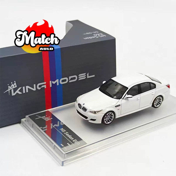 [คลังสินค้าพร้อม] KING MODEL 1: 64 BMW BMW M5 Sedan E60 Sedan White Alloy Car MODEL