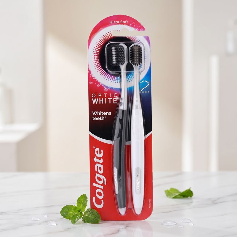 คอลเกตเเปรงสีฟันอ๊อพติคไวท์ เเพค 2 Colgate Optic White Toothbrush Pack 2