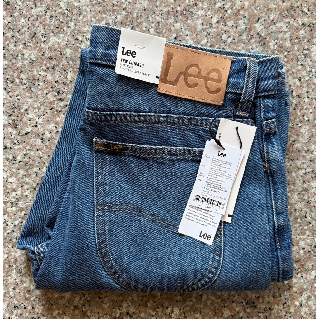 LEE New Chicago รุ่นเบสิค สียีนส์ฟอกอ่อน  กระบอกใหญ่ ไม่ยืด เอวกลาง เป้าซิป ของแท้จาก SHOP