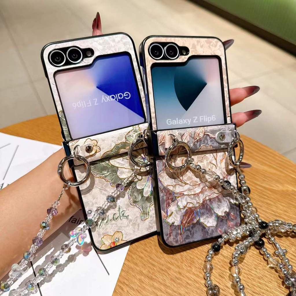 LUKEN สําหรับ Samsung Galaxy Z Flip7 กรณี LUKEN ปั๊ม Bronzing สีเขียวผีเสื้อ Smudge ดอกไม้สีขาวอุปกร