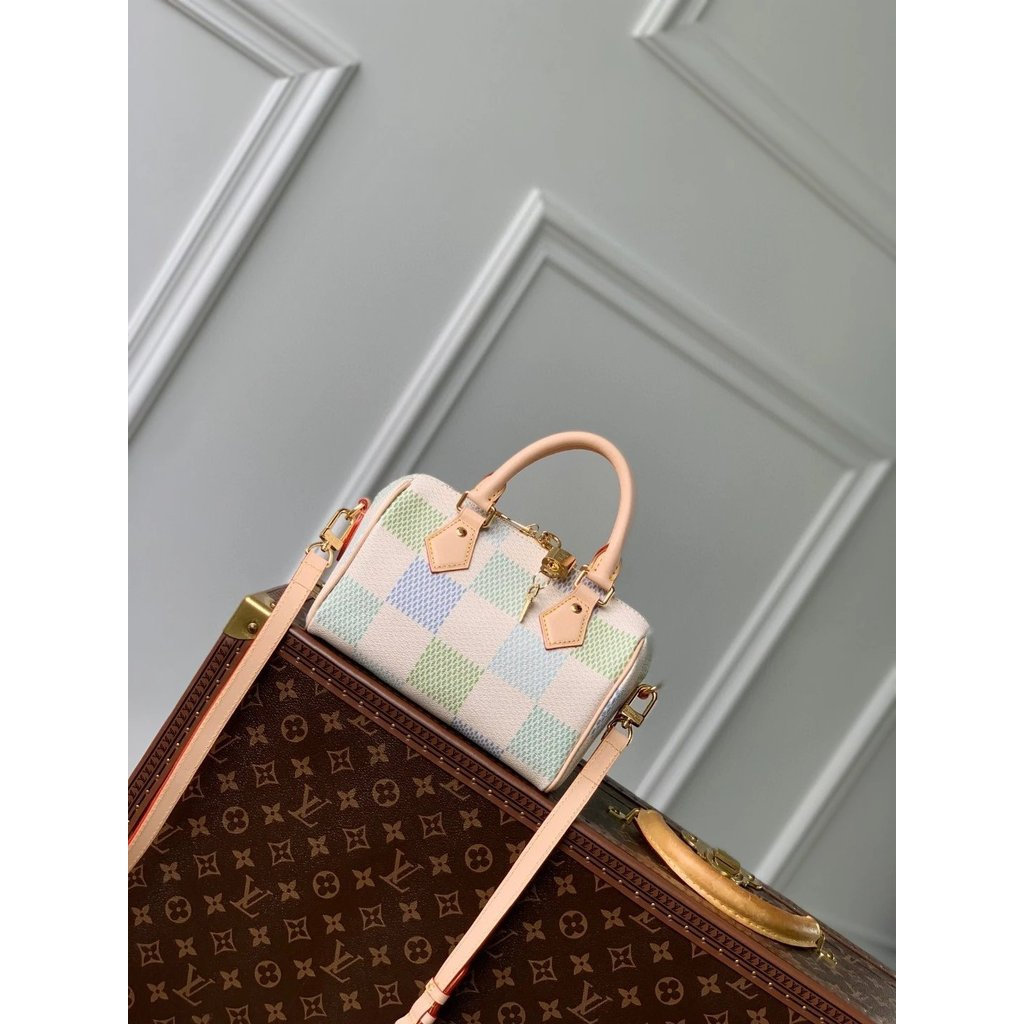 Lv Blue Grid กระเป๋าถือและสะพายสำหรับผู้หญิง ขนาด 20.5 x 13.5 x 12 ซม.