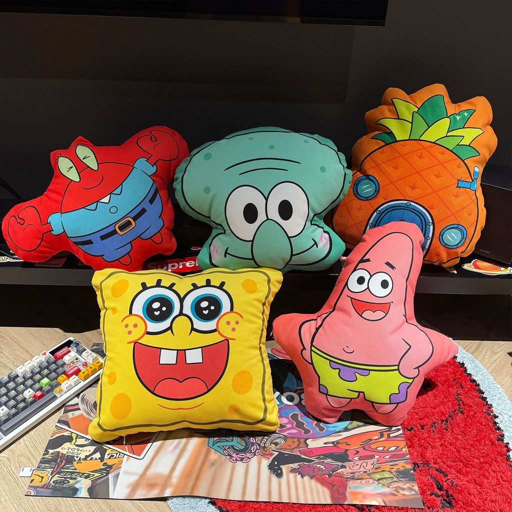 คลังสินค้าพร้อม SpongeBob SquarePants ตุ๊กตาดาวพายใหญ่โซฟาเบาะหมอนรูป Hetero เครื่องประดับสร้างสรรค์
