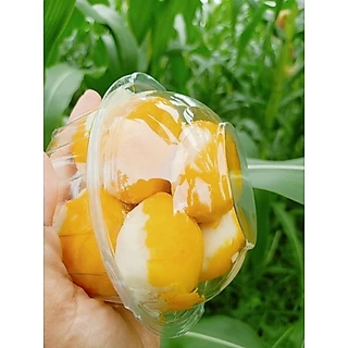 ขนมเปี๊ยะไส้ถั่วไข่เค็มขนมดปี๊ยะบ้านคุณแป๊ว1กล่องมี8ลูกแป้งบางไส้แน่นมาก