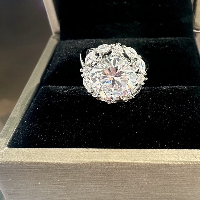 Diamond Village Shop Hill Diamond Jewelry Sisi Opening Gift Genuine Carbon Diamond Sunflower Luxury 
