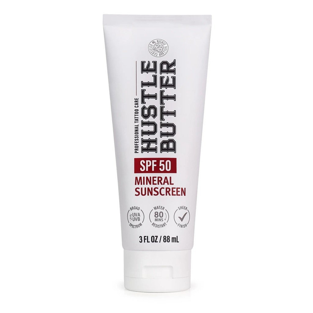 Hustle Butter Tattoo Sunscreen - โลชั่นกันแดดแร่ SPF 50 เป็นมิตรกับ TSA กันน้ํา 3 ออนซ์