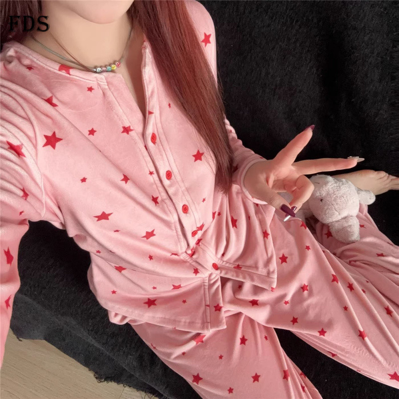 FDS Star ชุดนอนกํามะหยี่แขนยาวสำหรับผู้หญิง วัสดุWarmหนารอบคอดีไซน์จากเยอรมัน เหมาะสมใส่ในฤดูหนาวและ