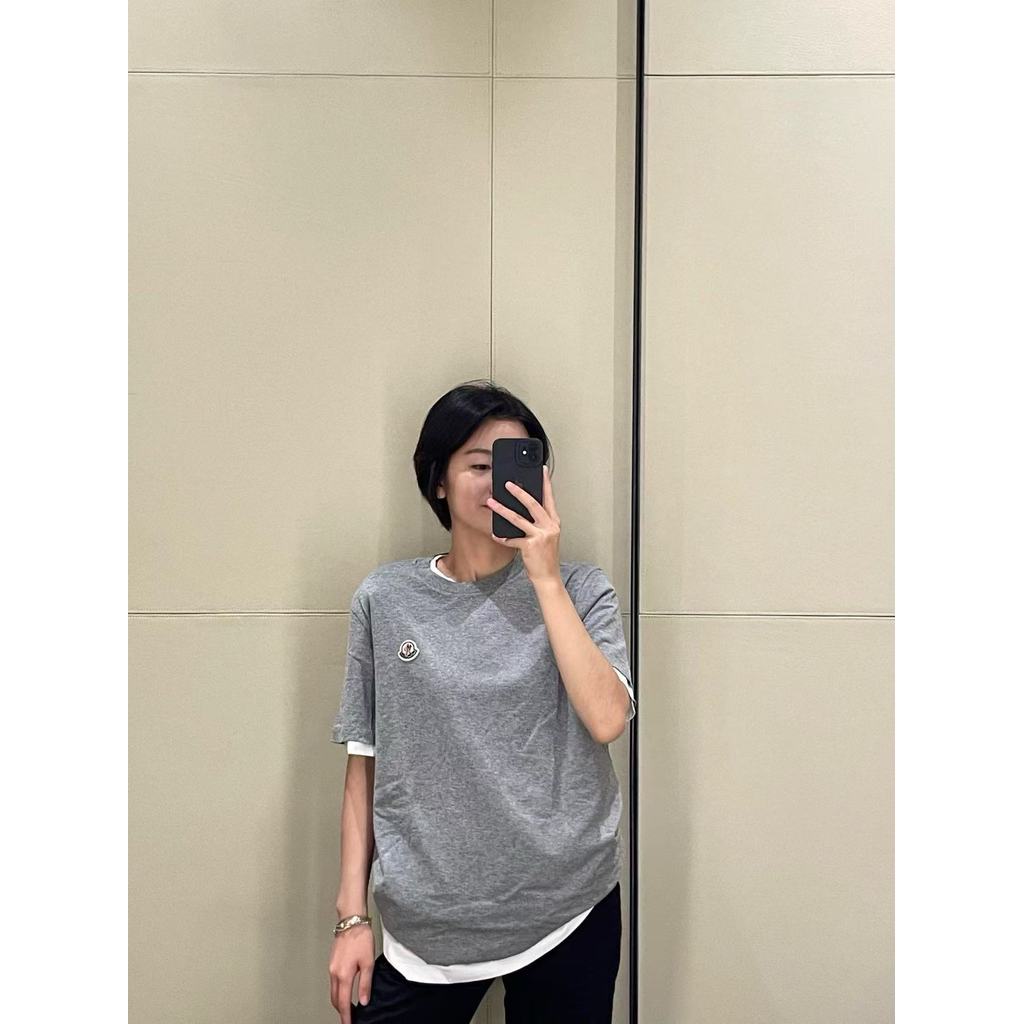 Moncler/Moncler/2026 คลาสสิกรอบคอแขนสั้นเสื้อยืดผู้ชายผู้หญิงพิมพ์เสื้อยืดหลวมฤดูใบไม้ร่วงฤดูร้อนสบา