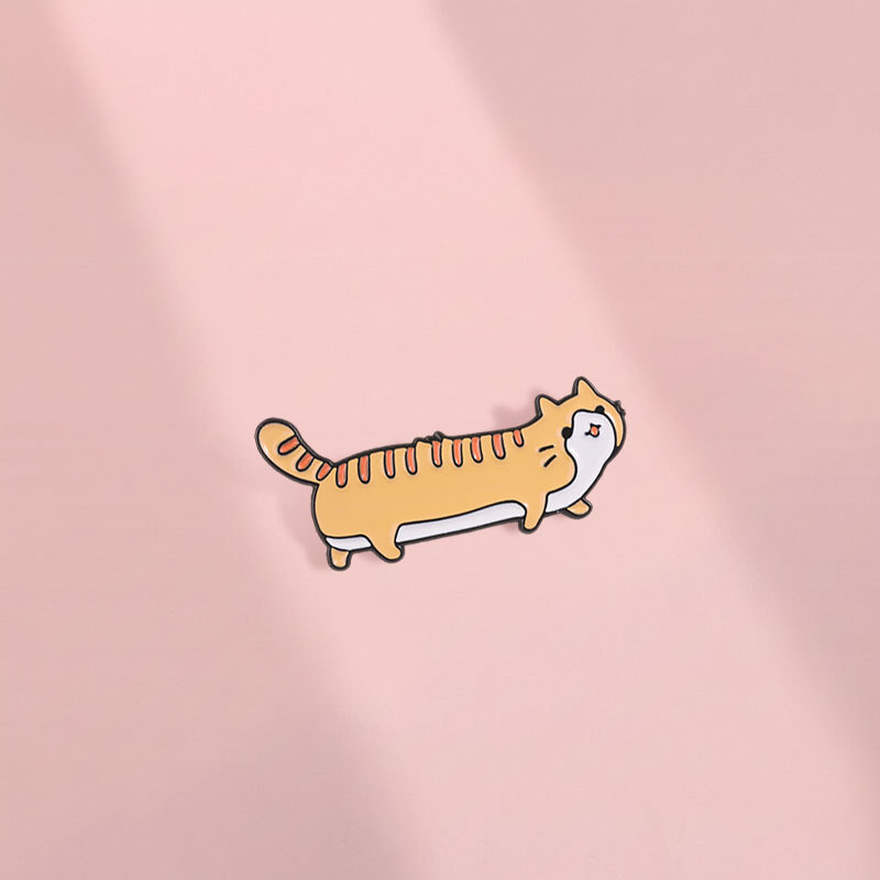 น่ารักแถบยาวสีส้ม Tabby Cat เคลือบเข็มกลัดน่ารักการ์ตูนสัตว์ Decor Badge สําหรับกระเป๋าเป้สะพายหลังเสื้อผ้าอุปกรณ์เสริม