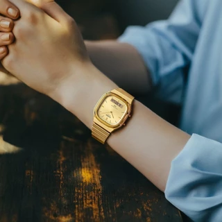 CASIO นาฬิกาข้อมือ CASIO รุ่น AQ-240EG-9ADF สายสเตนเลส สีทอง