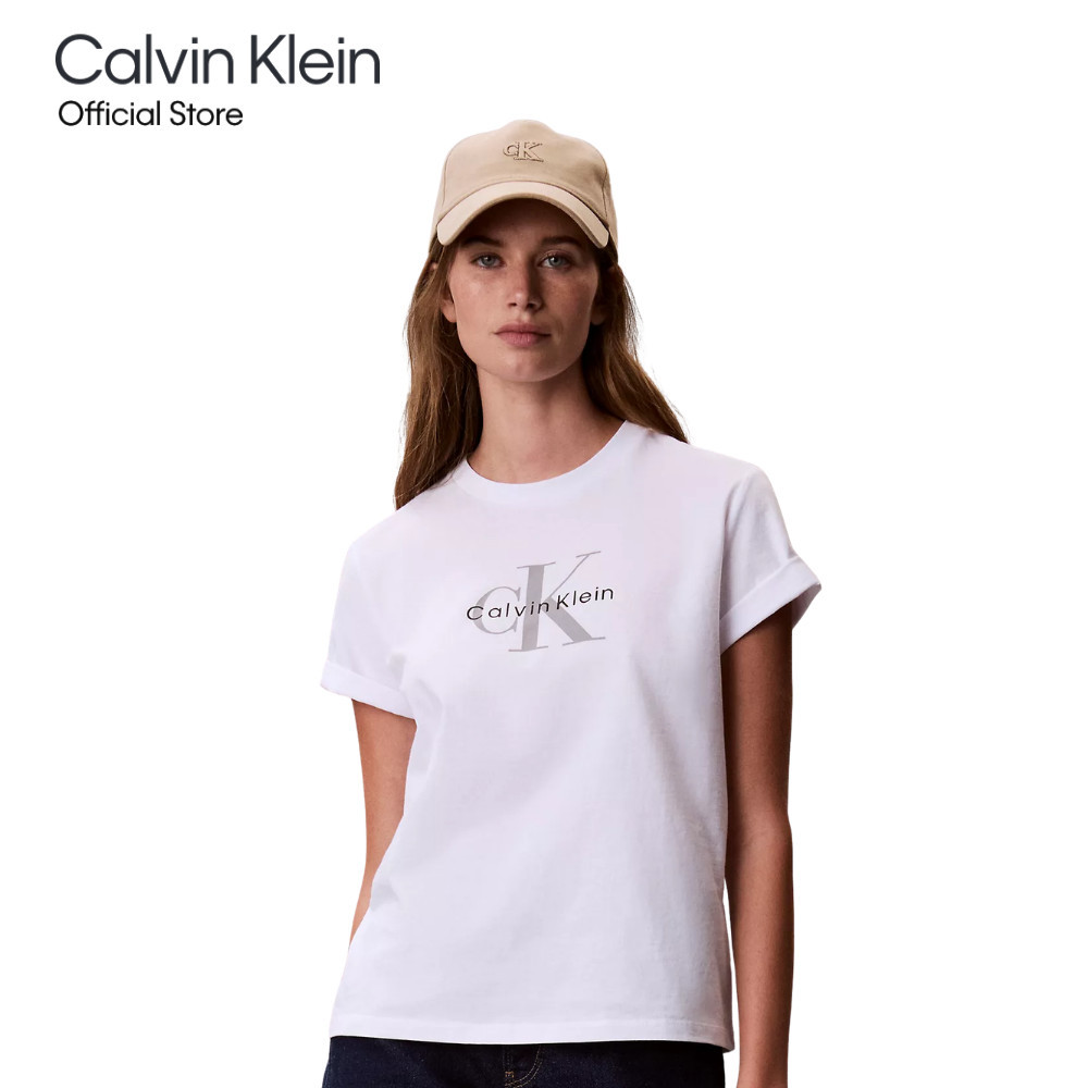 CALVIN KLEIN เสื้อยืดคอกลมแขนสั้นผู้หญิง Monogram Logo ทรง Regular รุ่น 47B864G YAF-สีขาว
