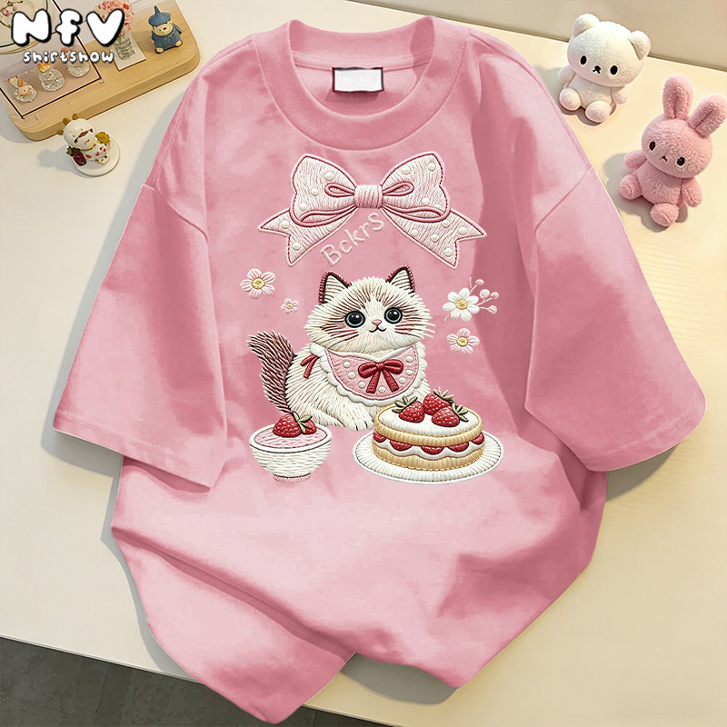 【จัดส่งตลอด 24 ชั่วโมง】NFV สไตล์เกาหลี🐱เสื้อยืด Oversized ระบายอากาศ ลายแมวเค้ก YG3823
