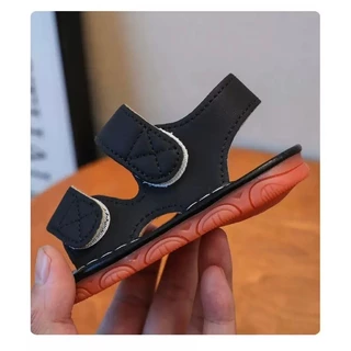 รองเท้าแตะ เด็กวัยหัดเดิน มีเสียง พื้นยางกันลื่น รัดข้อเท้า Toddler Barking Sandals