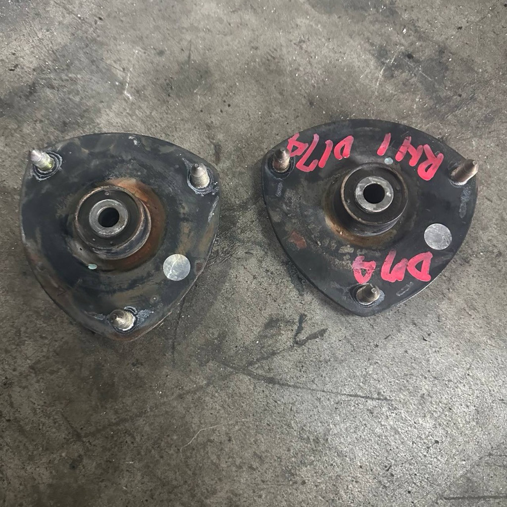 HONDA STREAM RN1 RN3 ด้านหน้า ABSORBER MOUNTING ใช้แล้วจากญี่ปุ่น