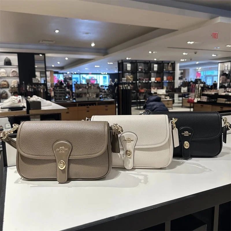 Coach CY683 สไตล์ล่าสุด Hadley Series Hadley Baguette Underarm Bag Shoulder Messenger Bag Female Bag