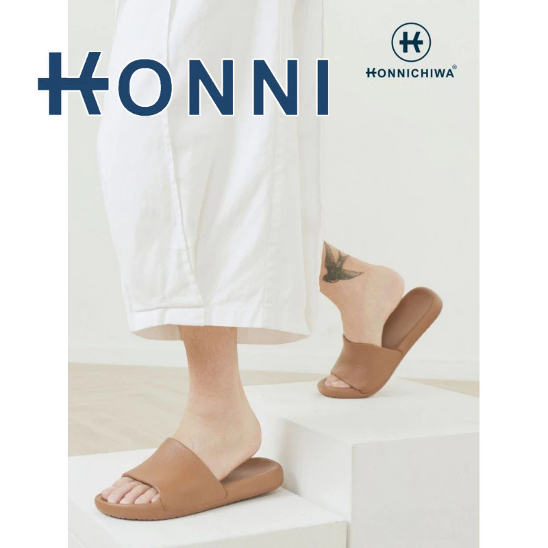 KONNI.รองเท้าแตะ รองเท้าแบบสวม ใส่ในบ้าน ห้องน้ำ สีทึบเรียบง่าย นุ่มสบาย ผู้ชาย ผู้หญิง กันลื่น น้ำหนักเบา AKIO