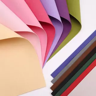 (15สี) กระดาษโฟมห่อช่อดอกไม้ หนา 1.5 mm. ขนาดกว้าง 60x60 cm. 1 แพ็คบรรจุ5แผ่น สำหรับห่อช่อดอกไม้ DIY งานประดิษฐ์