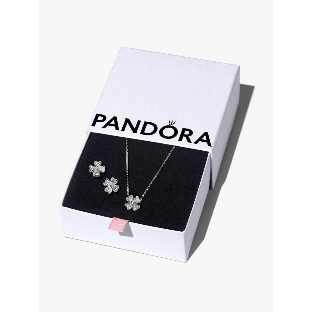 PANDORA (พร้อมกล่อง) เครื่องประดับ หญิง Elegant Temperament Holiday Love Gift Sparkling Lucky Clover