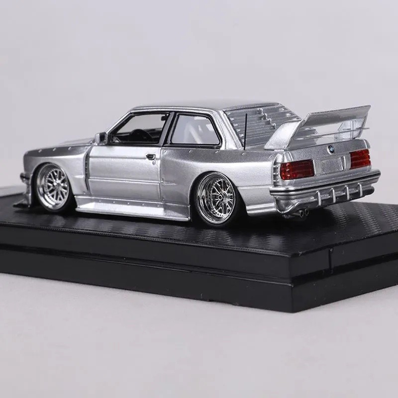 NA 1: 64 BMW BMW E30 Wide Body ดัดแปลงจําลองรถเรซิ่นคอลเลกชัน * 30726