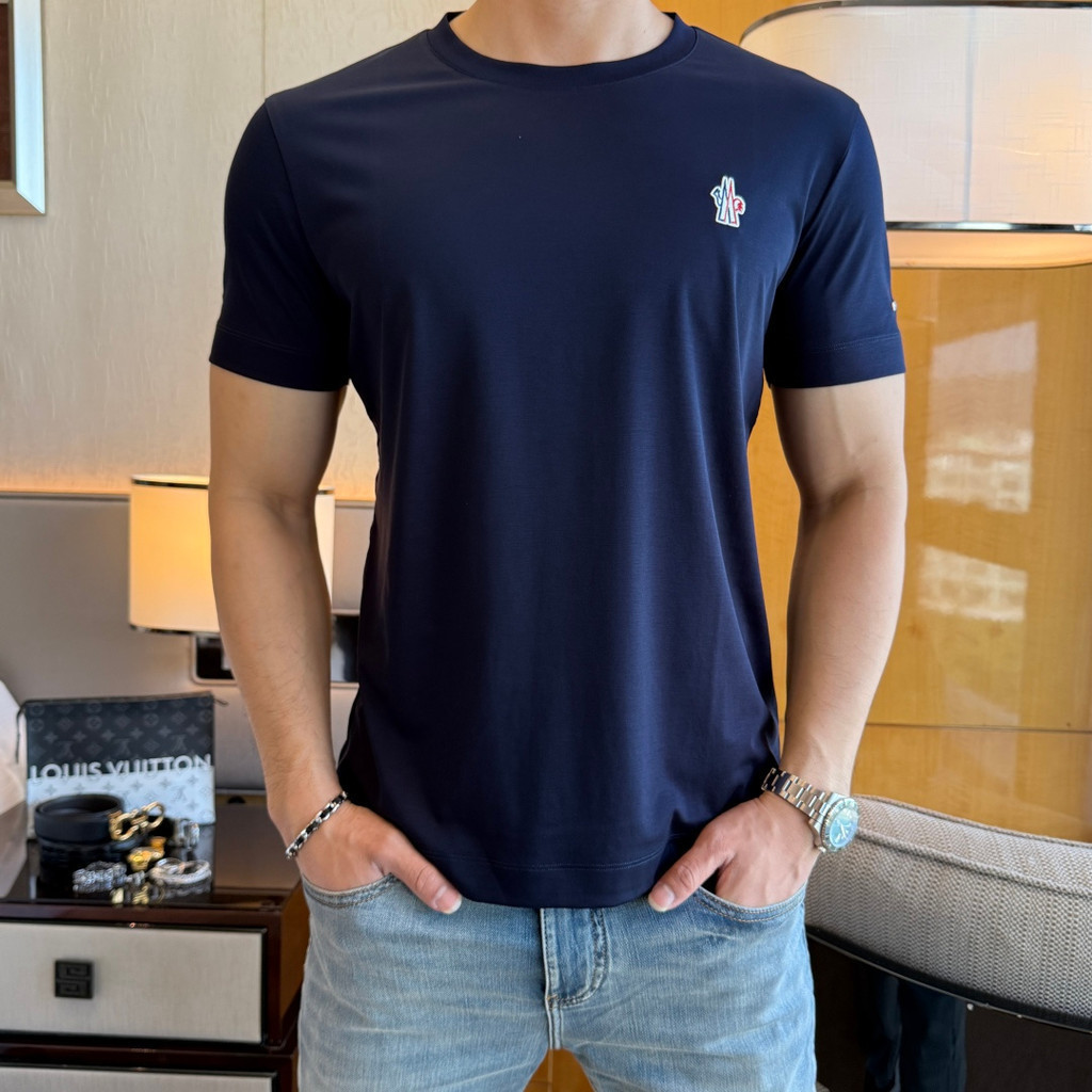 Moncler/Moncler/2026 คลาสสิกรอบคอแขนสั้นเสื้อยืดผู้ชายผู้หญิงสไตล์ Contrast สีสบายฤดูร้อน 2026 ต้นฤด