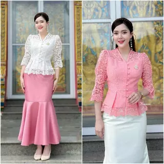 เสื้อรุ่น-Tulip (K) ลูกไม้ดีไซน์ แขนสามส่วนจีบ กระดุมหน้าแกะได้ อัดกาว เสื้อใส่ทำบุญ เสื้อออกงาน