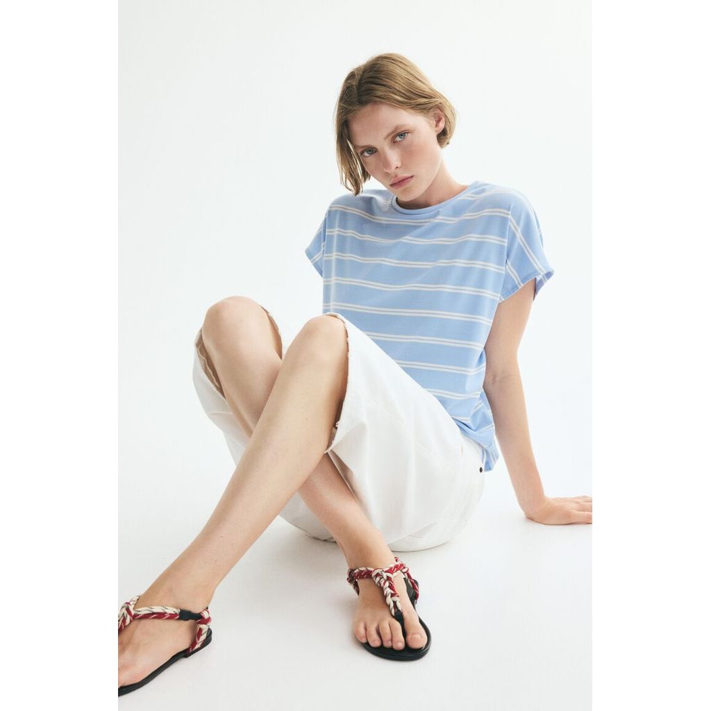 H&M(เอชแอนด์เอ็ม) เสื้อท็อปโอเวอร์ไซส์ผ้าไลโอเซลล์ ผู้หญิง 1356244_1