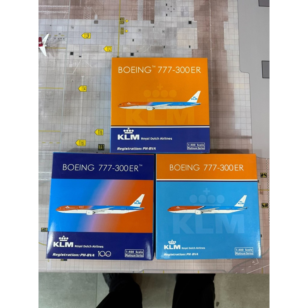 PH 1: 400 Dutch Royal Airlines Boeing 777-300ER PH-BVA รุ่นที่ 1 รุ่นที่ 2 ชุดความภาคภูมิใจสีส้มรุ่น